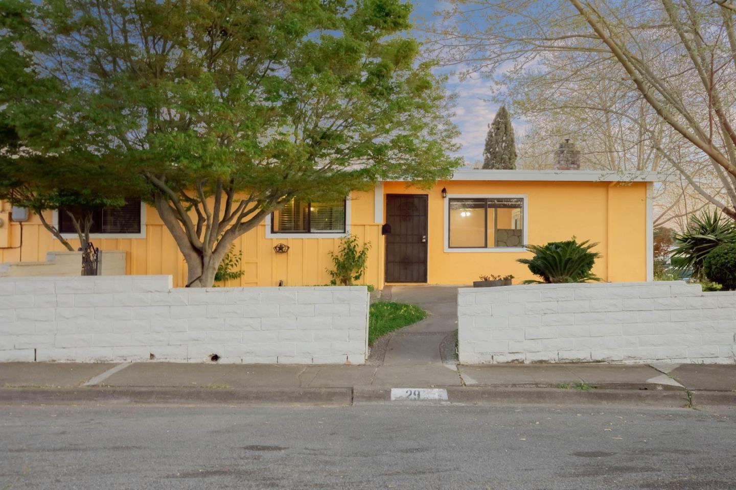 29 Joan Dr, American Canyon, CA 94503 3 Beds 2 Baths (Sold) ML81786919 MLSL