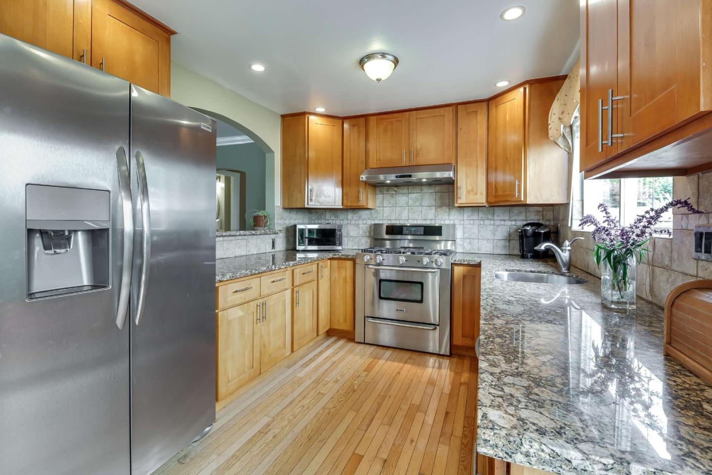 Detail Gallery Image 1 of 1 For 344 Seaforth Ct, Pacifica,  CA 94044 - 3 Beds | 2 Baths