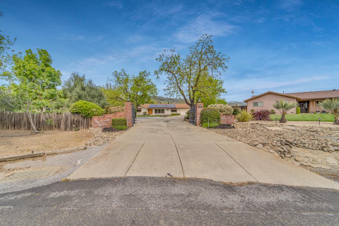 19250 Donna Ct, Hill, CA 95037 6 Beds 5 Baths (Sold