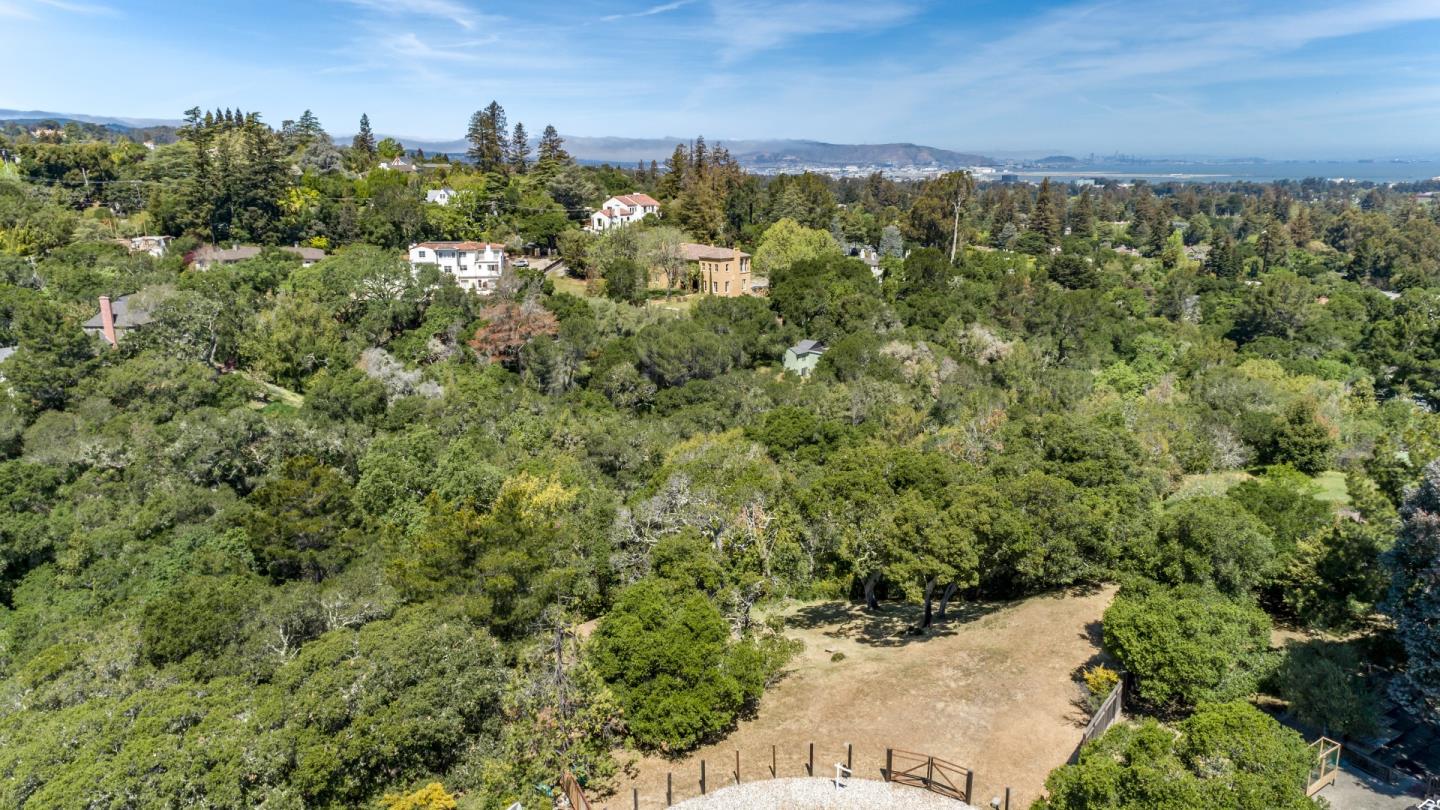 35 Victor Park Lane, HILLSBOROUGH, California 94010, ,Lots And Land,For Sale,Victor Park Lane,40963365