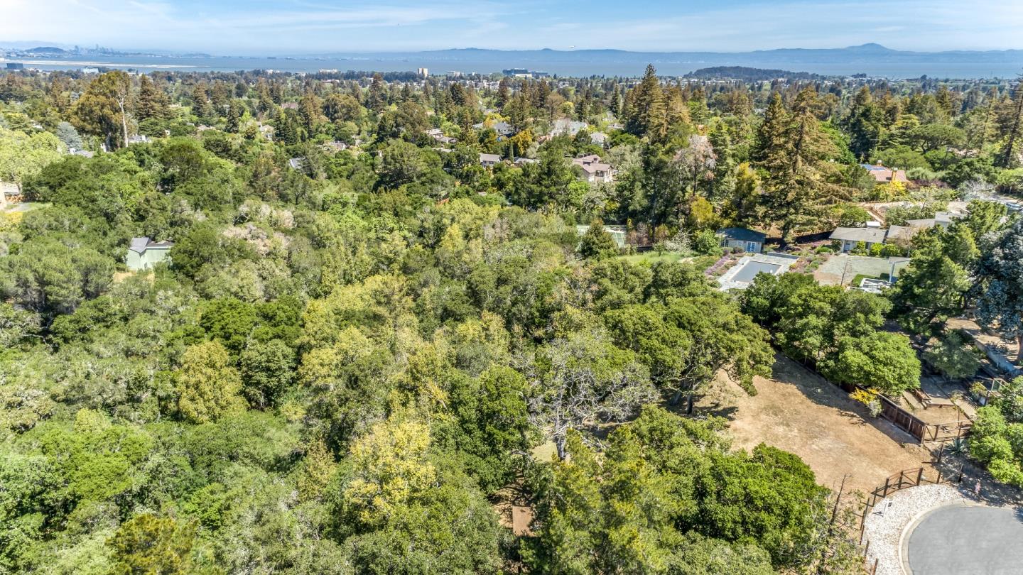 35 Victor Park Lane, HILLSBOROUGH, California 94010, ,Lots And Land,For Sale,Victor Park Lane,40963365