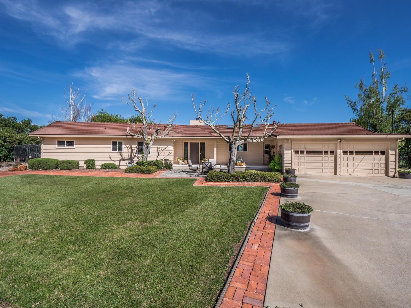 Detail Gallery Image 1 of 1 For 150 Skylark Ln, Corralitos,  CA 95076 - 3 Beds | 2/1 Baths
