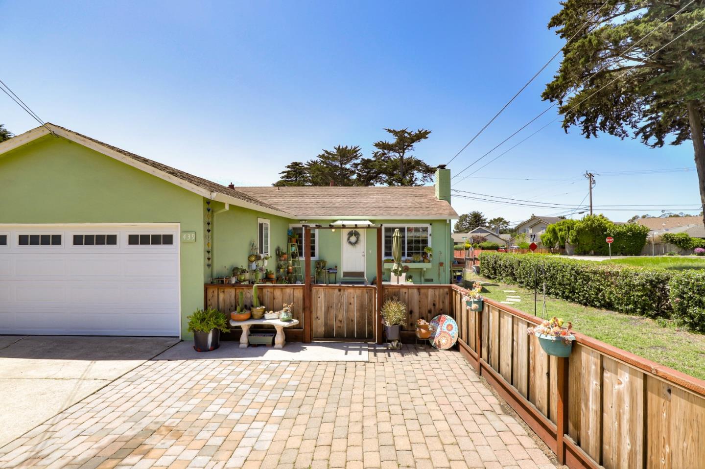 439 Sonora Ave, El Granada, CA 94018 3 Beds 2 Baths (Sold