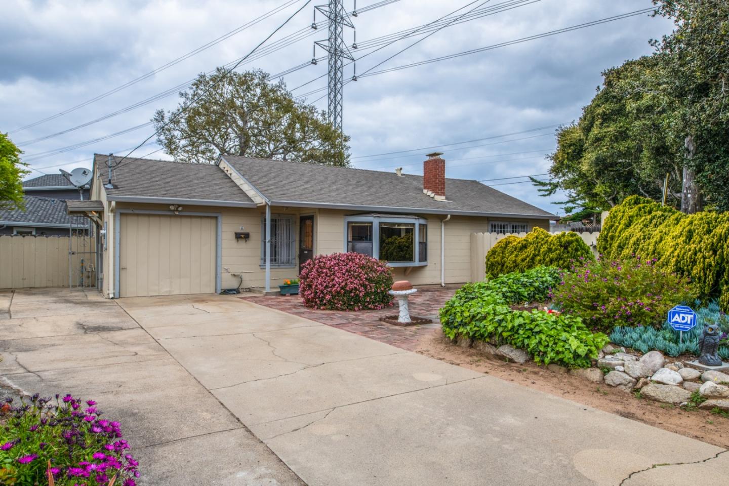 11 Voe Pl, Del Rey Oaks, CA 93940 2 Beds 1 Baths (Sold