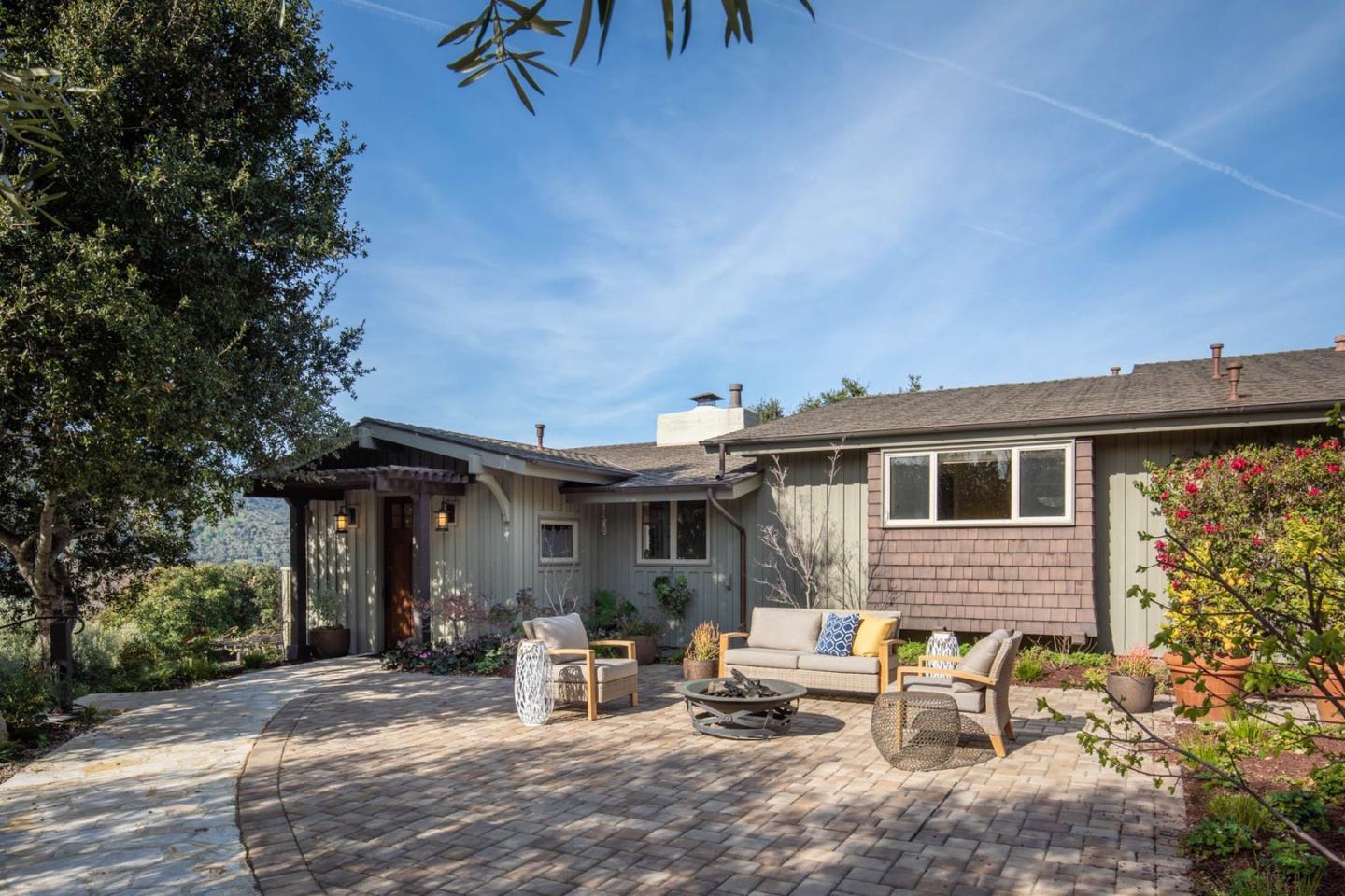 384 Ridge Way, Carmel Valley, CA 93924 3 Beds 3/1 Baths (Sold