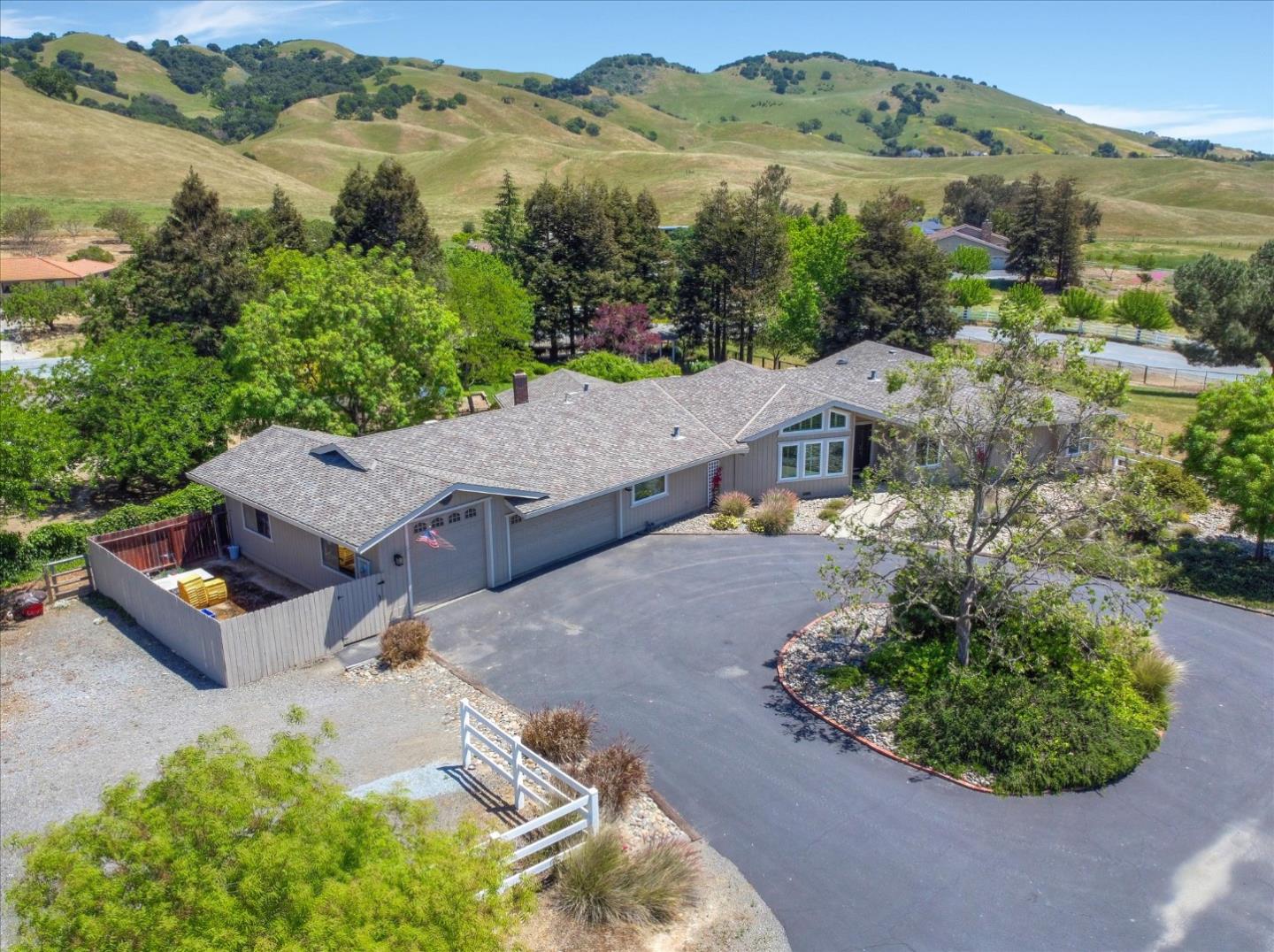 11930 De Paul Cir, San Martin, CA 95046 4 Beds 2/1 Baths (Sold) ML81788255 MLSL