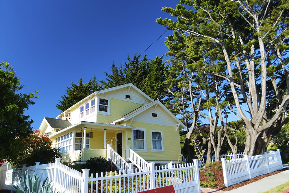 999 W Franklin St, Monterey, CA 93940 3 Beds 2/1 Baths (Sold