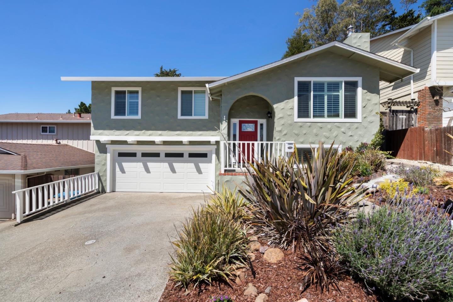 1205 Park Pacifica Ave, Pacifica, CA 94044 3 Beds 2/1 Baths (Sold