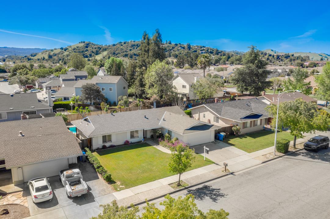 7797 Laurel Dr, Gilroy, CA 95020 4 Beds 2 Baths (Sold) ML81789153