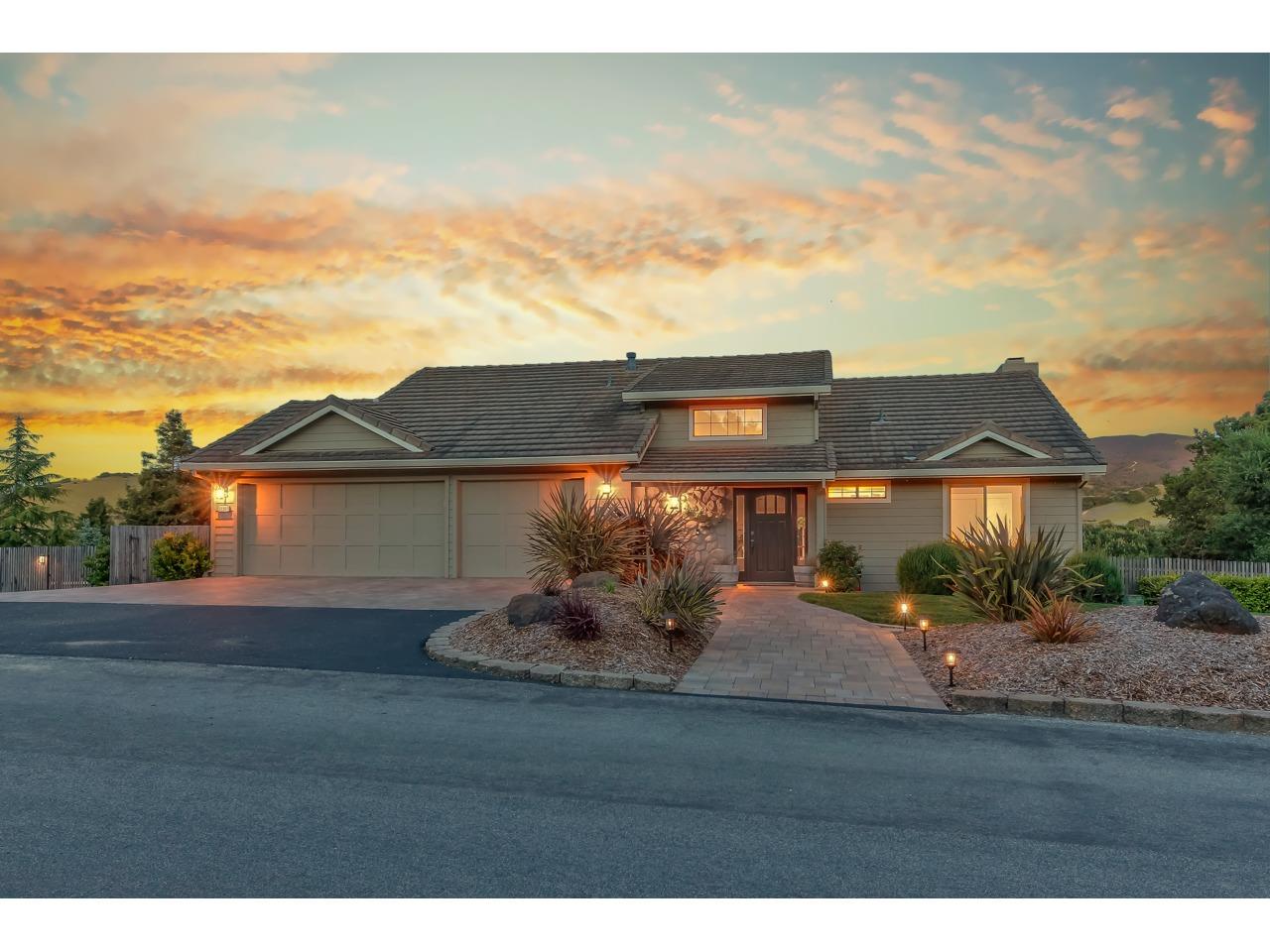 22301 Toro Hills Dr, Salinas, CA 93908 4 Beds 3 Baths (Sold