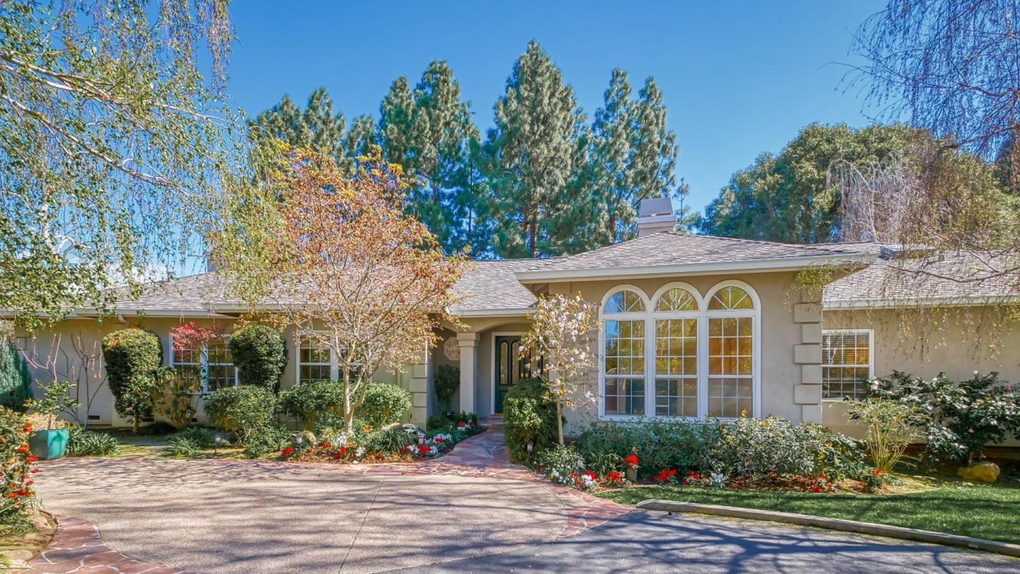 850 Nash Rd, Los Altos, CA 94024 4 Beds 3/1 Baths (Sold