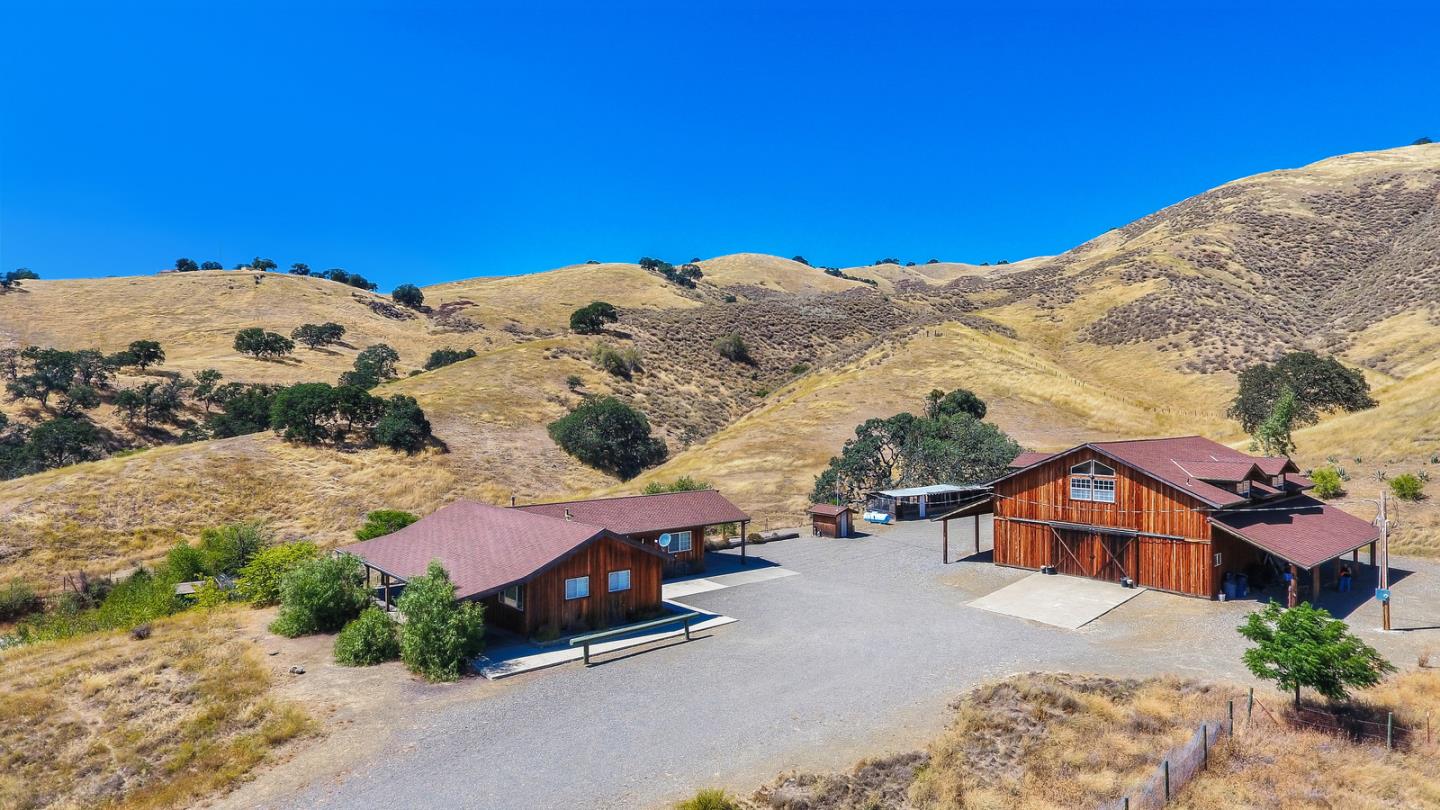 20334 Panoche Rd, Paicines, CA 95043 2 Beds 2/1 Baths (Sold