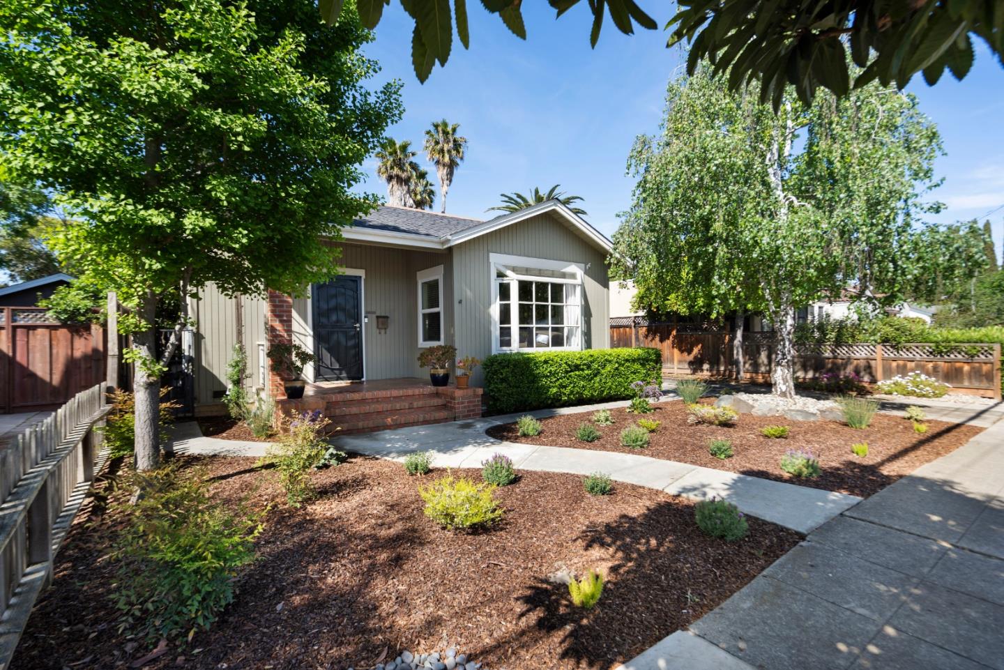 Detail Gallery Image 1 of 1 For 1160 Woodrow St, Redwood City,  CA 94061 - 3 Beds | 2 Baths