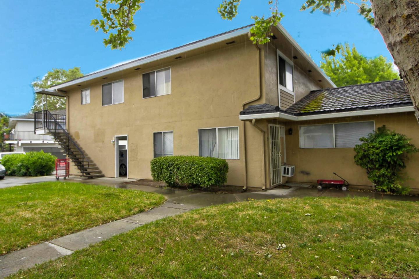 798 Blossom Hill Rd 4, San Jose, CA 95123 2 Beds 1 Baths (Active