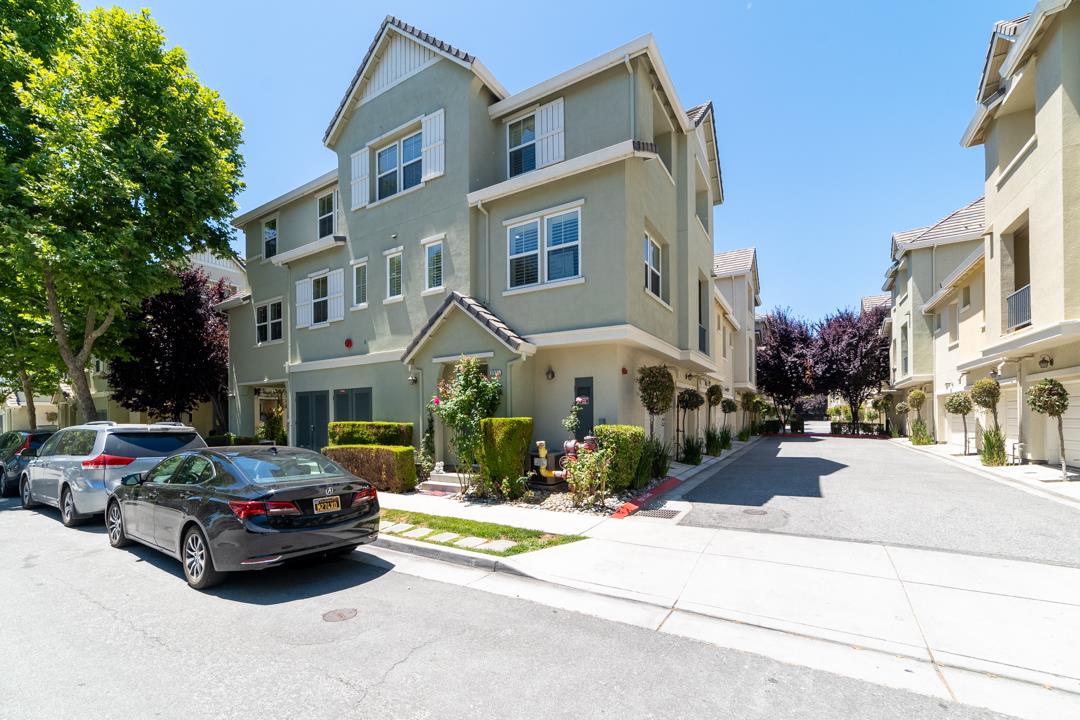 2555 Riparian Ct, San Jose, CA 95133 3 Beds 2/1 Baths (Sold