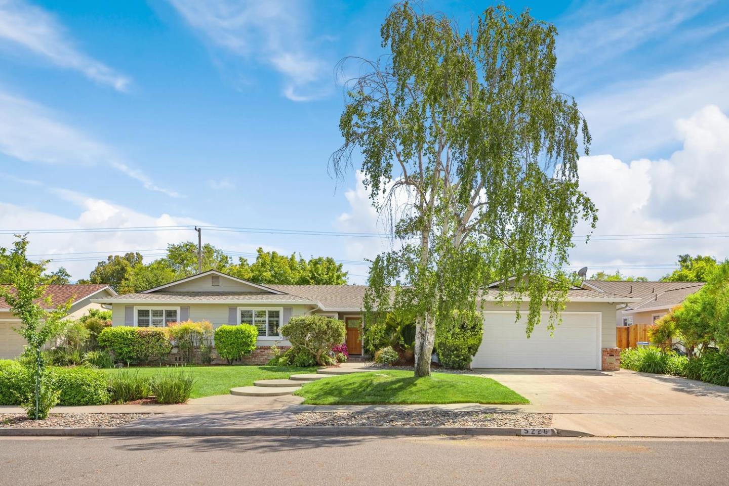 Detail Gallery Image 1 of 1 For 5226 Rhonda Dr, San Jose,  CA 95129 - 5 Beds | 2/1 Baths