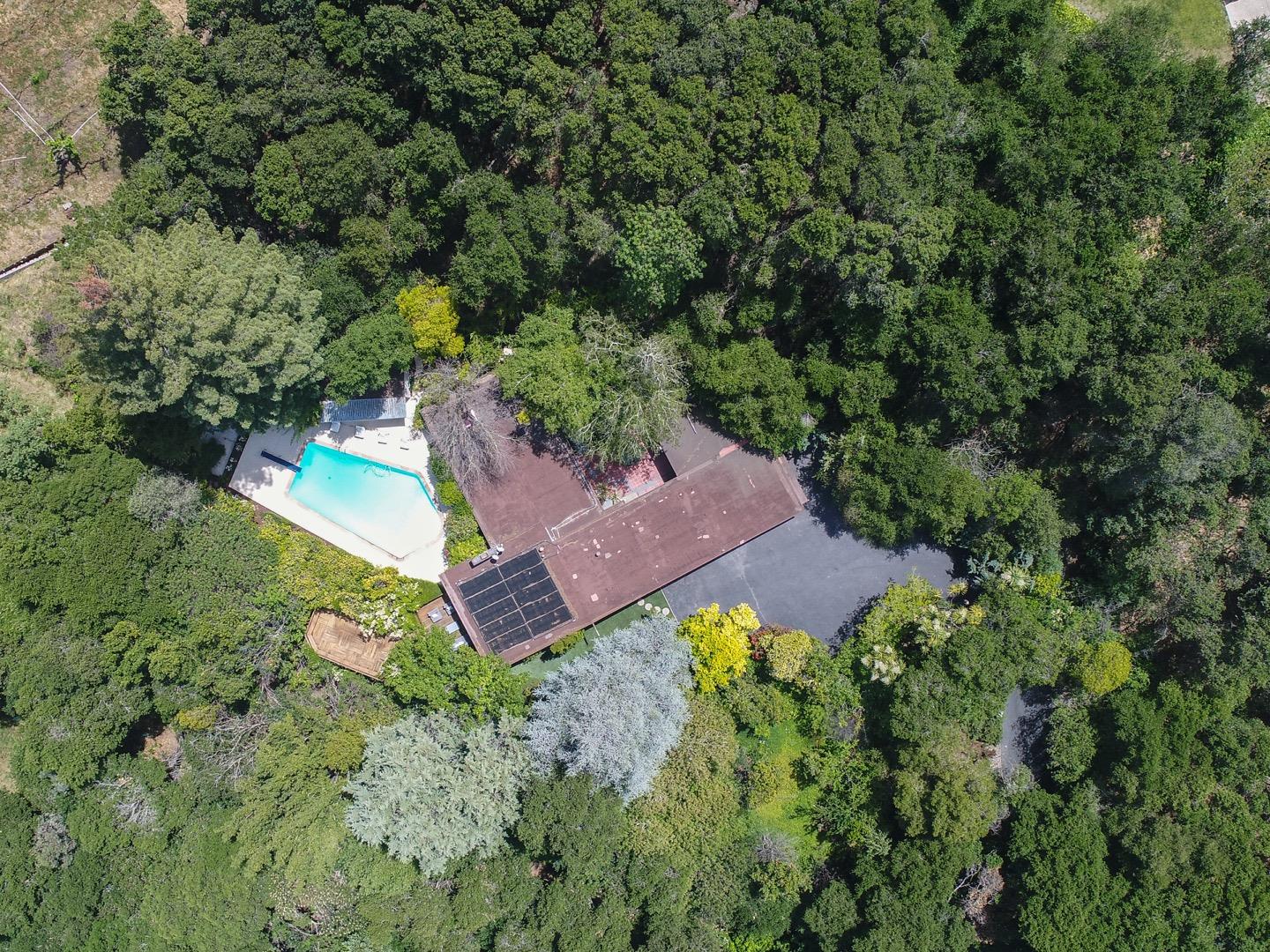Detail Gallery Image 1 of 1 For 11600 Summit Wood Rd, Los Altos Hills,  CA 94022 - 4 Beds | 3/1 Baths