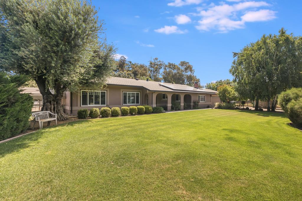 Detail Gallery Image 1 of 1 For 10640 La Corte Ln, Gilroy,  CA 95020 - 4 Beds | 2 Baths