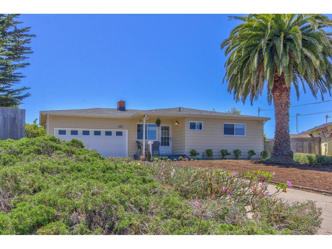Detail Gallery Image 1 of 1 For 482 Jean Cir, Marina,  CA 93933 - 3 Beds | 2 Baths