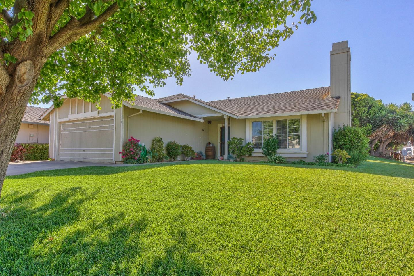 Detail Gallery Image 1 of 1 For 1300 Semillon Way, Gonzales,  CA 93926 - 3 Beds | 2 Baths