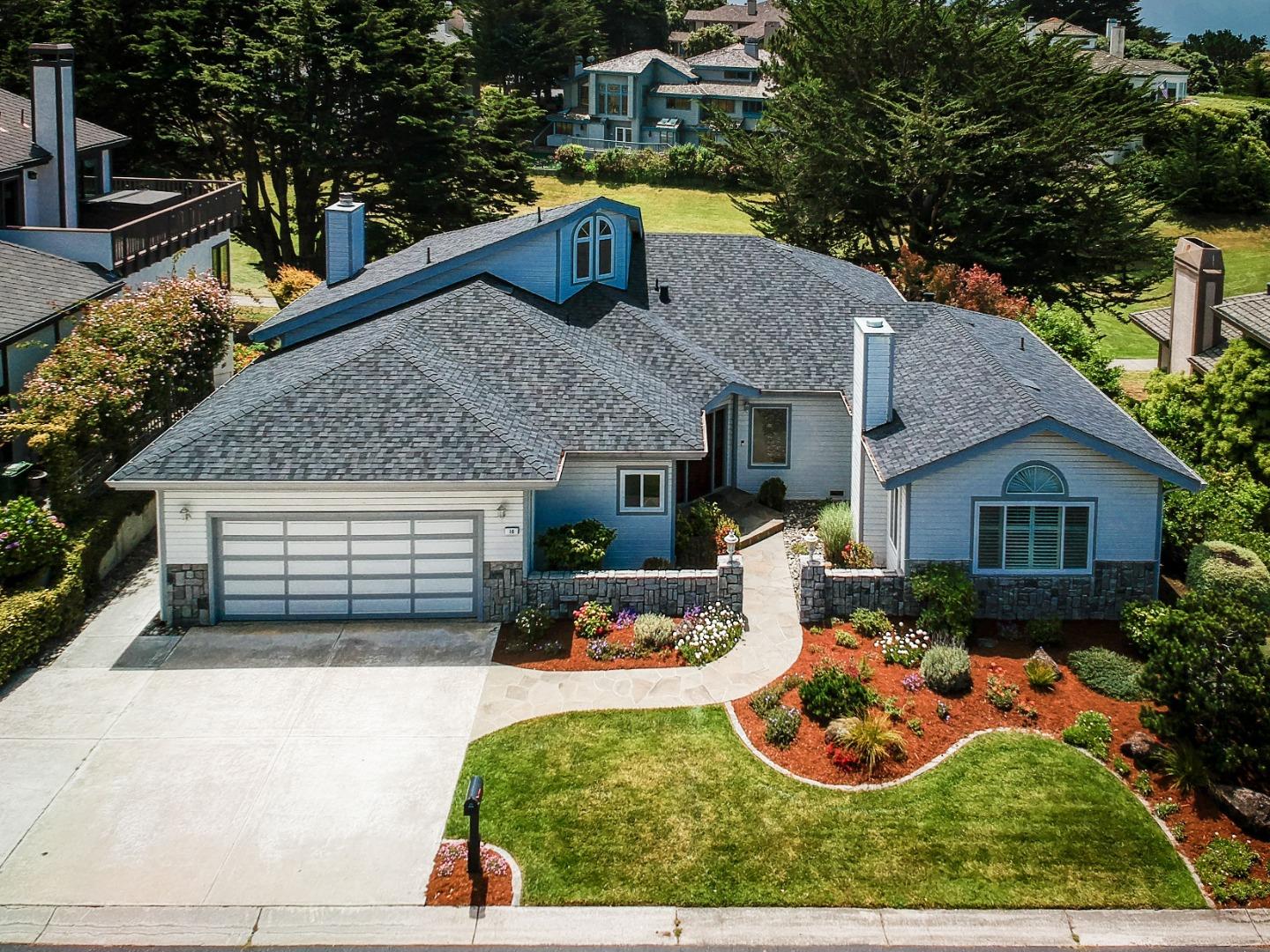 Detail Gallery Image 1 of 1 For 16 Fairway Pl, Half Moon Bay,  CA 94019 - 4 Beds | 3/1 Baths