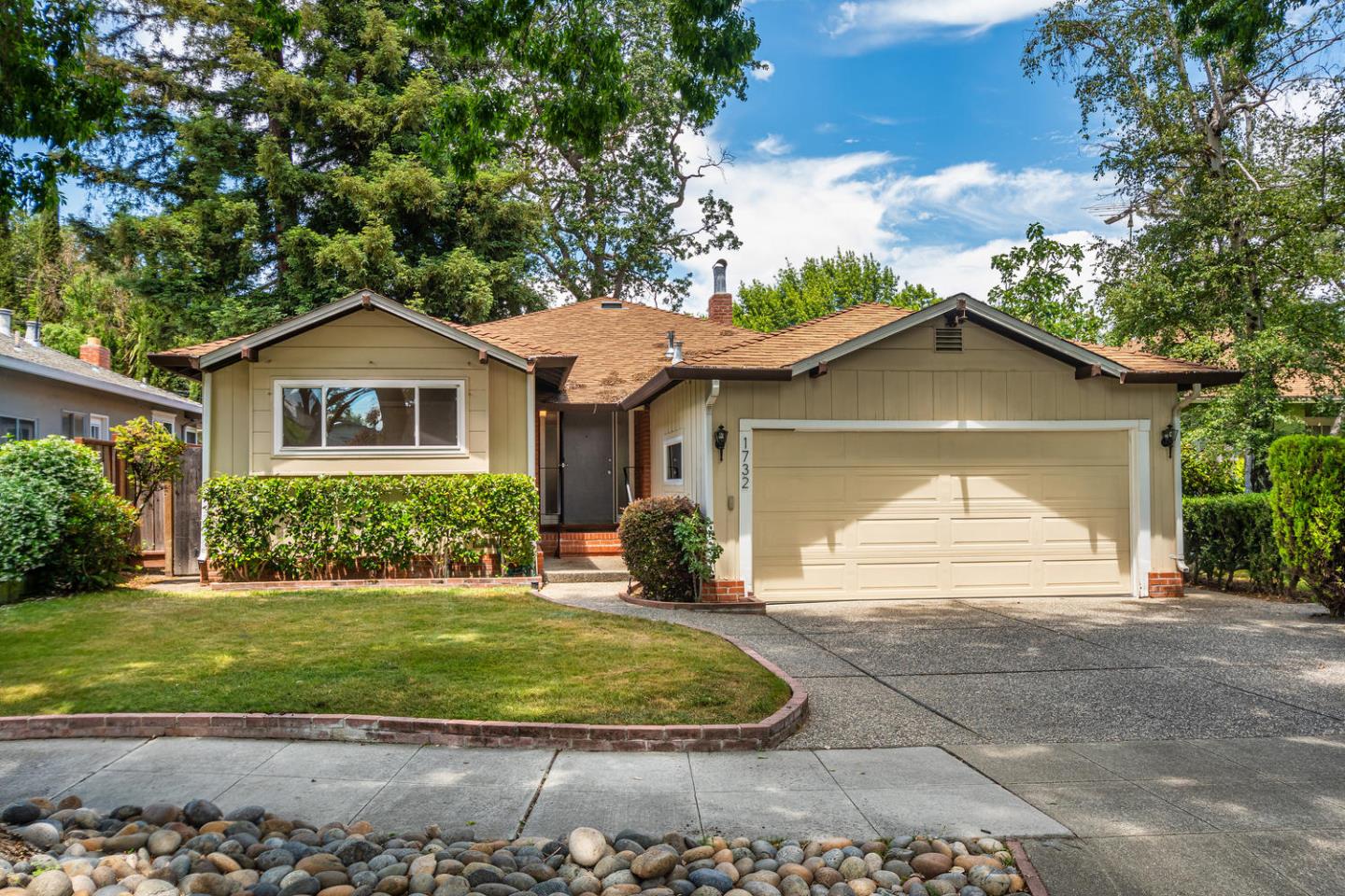Detail Gallery Image 1 of 1 For 1732 Rosemary Ln, Redwood City,  CA 94061 - 3 Beds | 2 Baths
