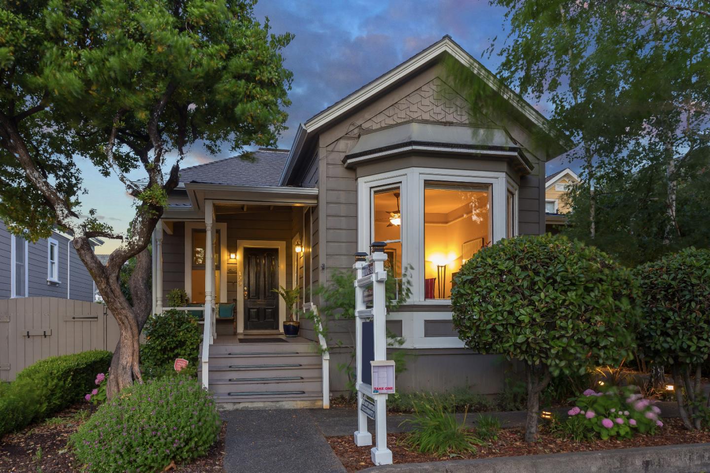 122 University Ave, Los Gatos, CA 95030 2 Beds 2 Baths (Sold