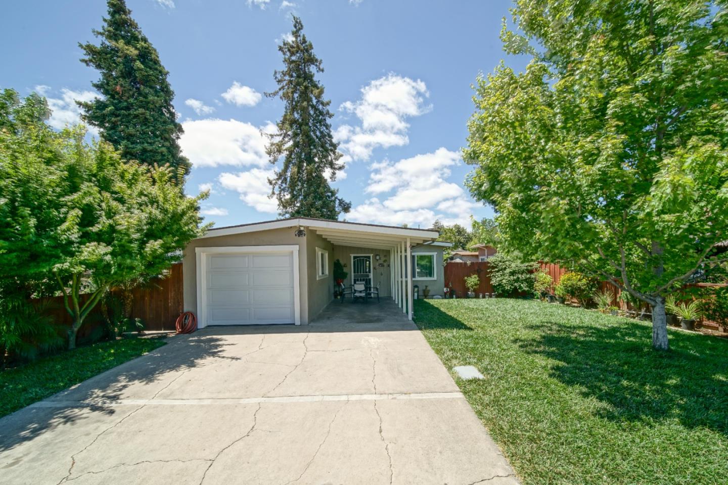 2477 Illinois St, East Palo Alto, CA 94303 3 Beds 1 Baths (Sold