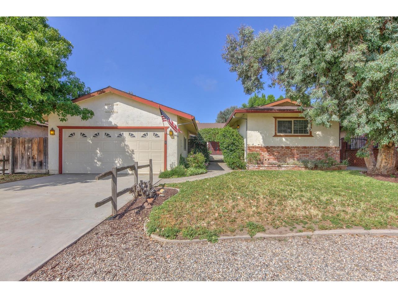 Detail Gallery Image 1 of 1 For 45358 Los Ositos Rd, King City,  CA 93930 - 3 Beds | 2 Baths