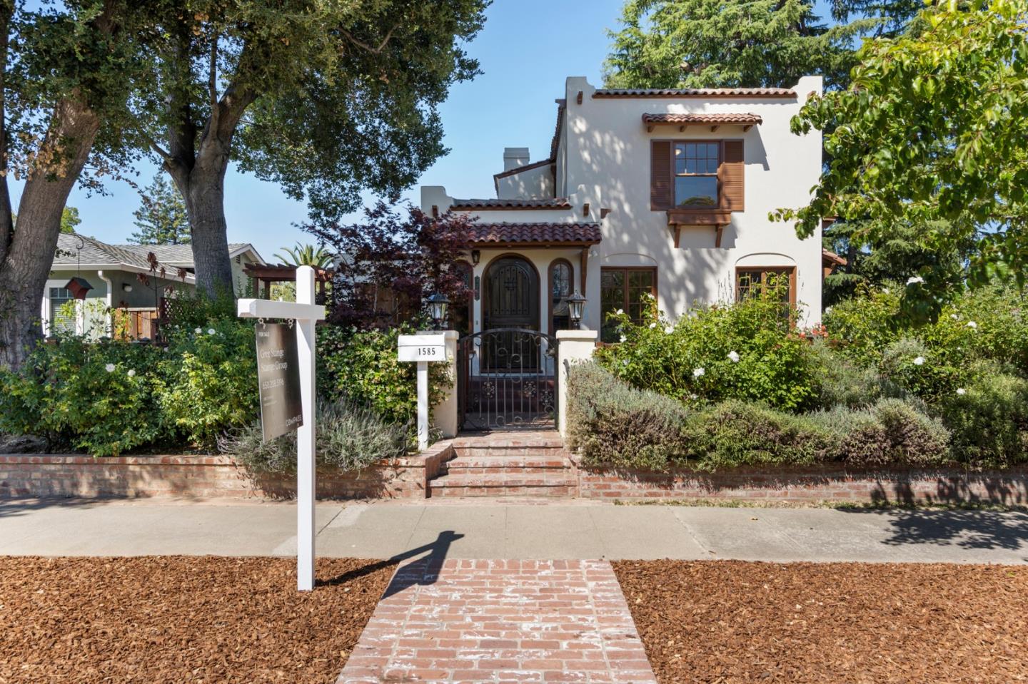 Detail Gallery Image 1 of 1 For 1585 Madrono Ave, Palo Alto,  CA 94306 - 4 Beds | 3/1 Baths