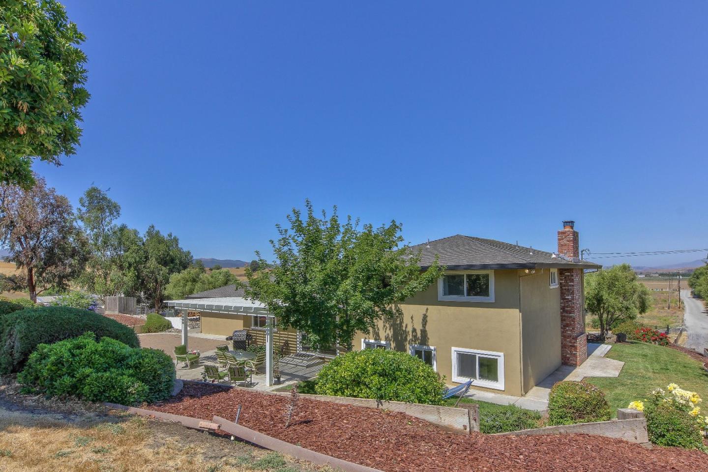 3229 San Juan Hollister Rd, Hollister, CA 95023 3 Beds 2/1 Baths