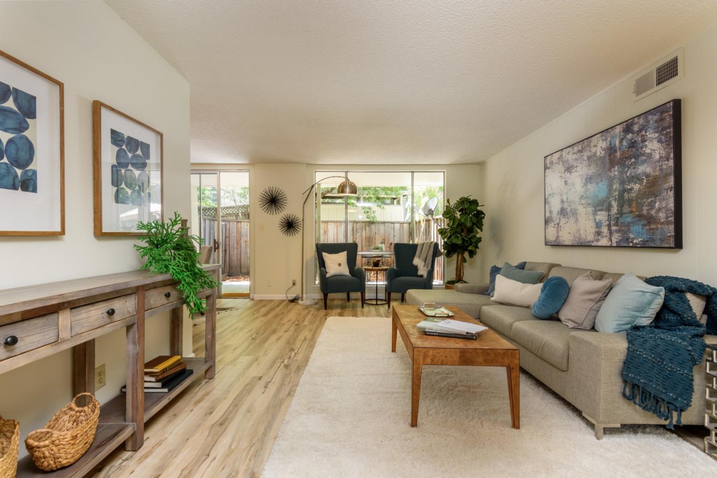 Detail Gallery Image 1 of 1 For 1700 San Carlos Ave #104,  San Carlos,  CA 94070 - 1 Beds | 1 Baths
