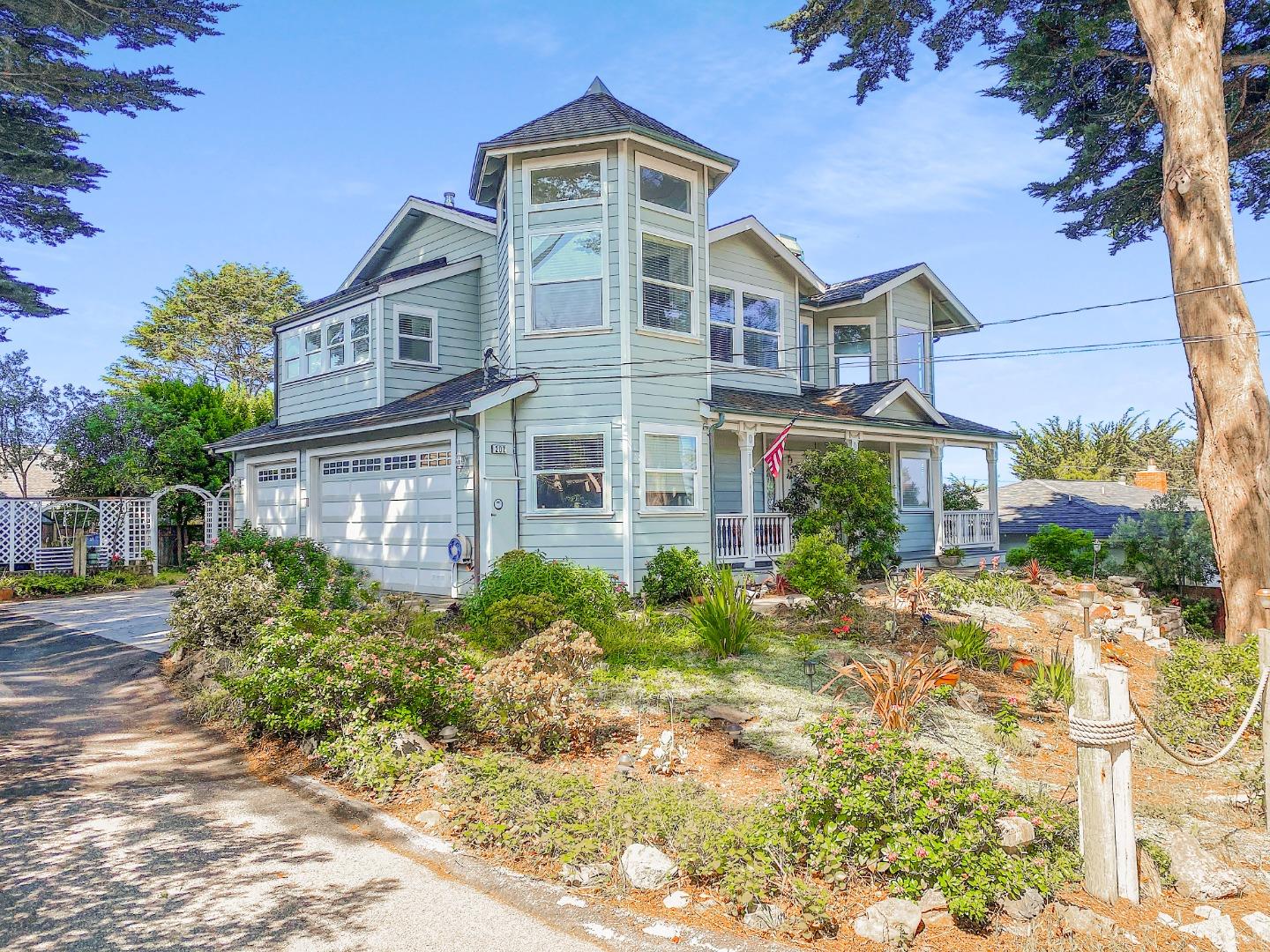 202 11th St, Montara, CA 94037 5 Beds 3/1 Baths (Sold) ML81800425