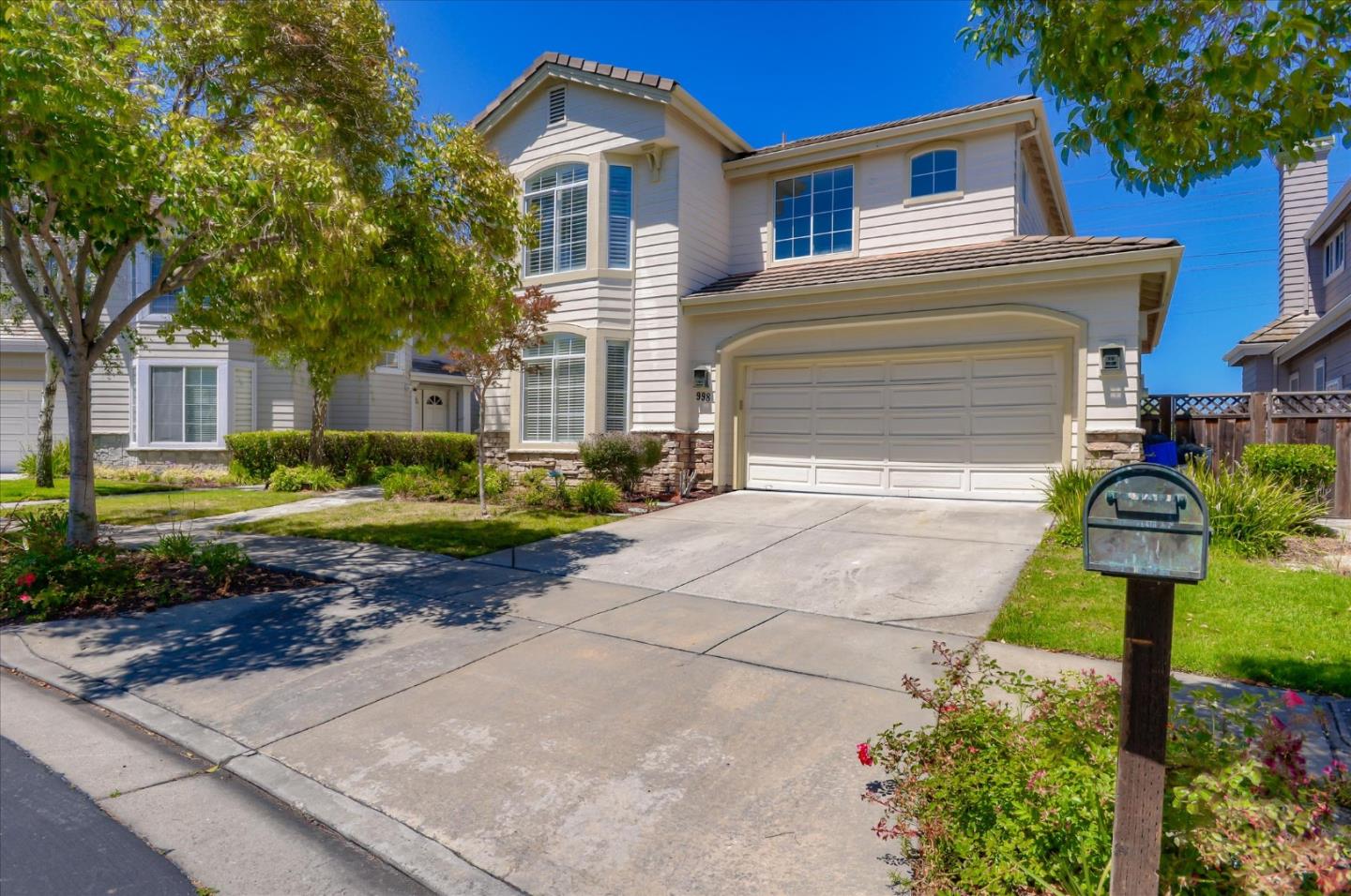 998 Governors Bay Dr, Redwood Shores, CA 94065 5 Beds 3 Baths (Sold) ML81801744 MLSL