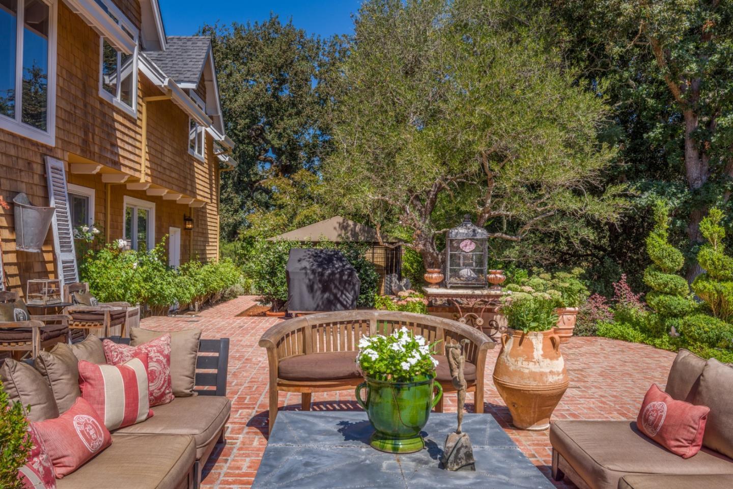 320 Family Farm Rd, Woodside, CA 94062 5 Beds 3 Baths (Active