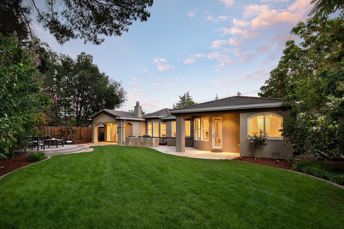 12811 Pierce Rd, Saratoga, CA 95070 5 Beds 4/1 Baths (Sold