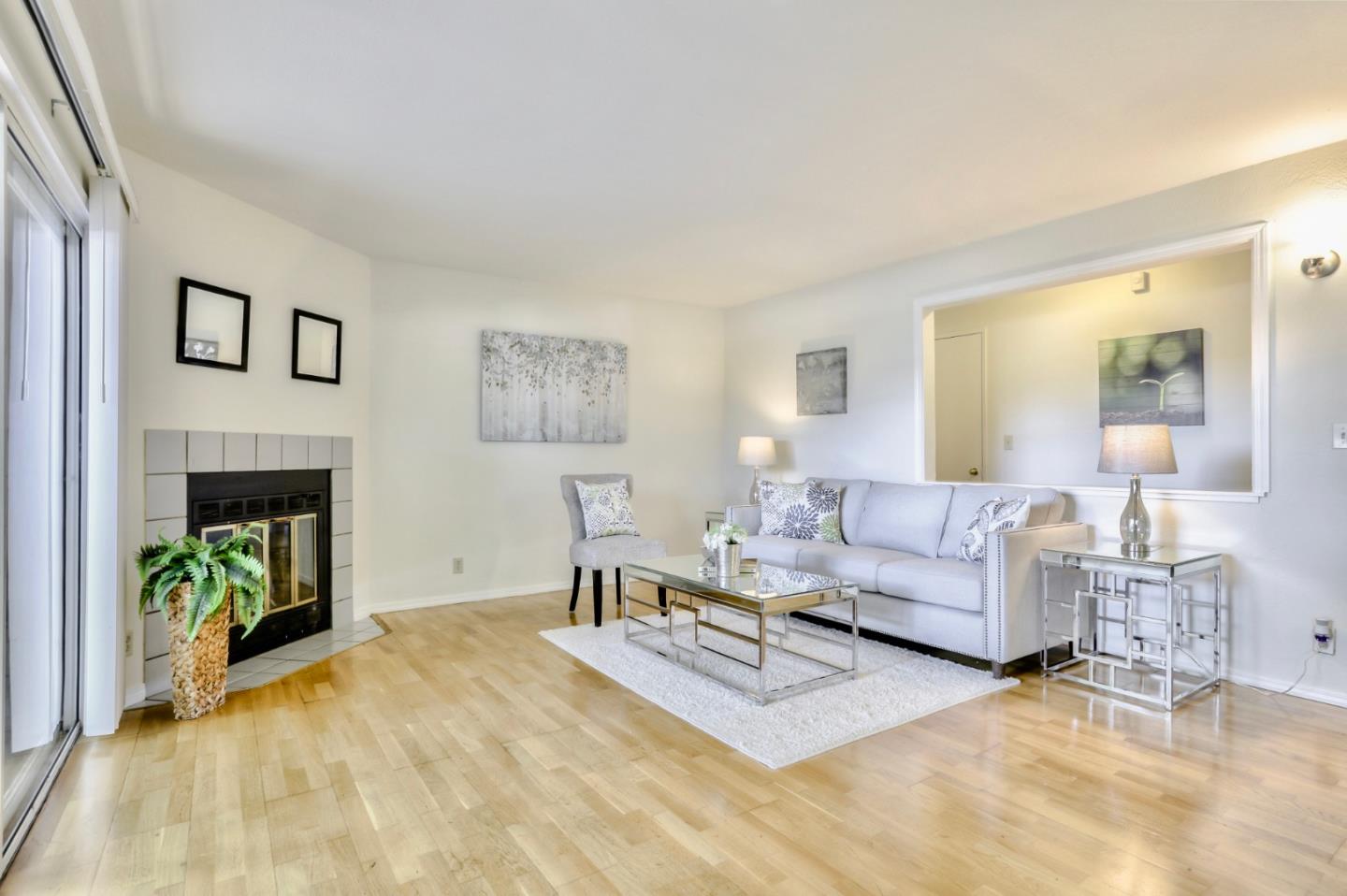 1552 Four Oaks Cir, San Jose, CA 95131 2 Beds 2 Baths (Sold