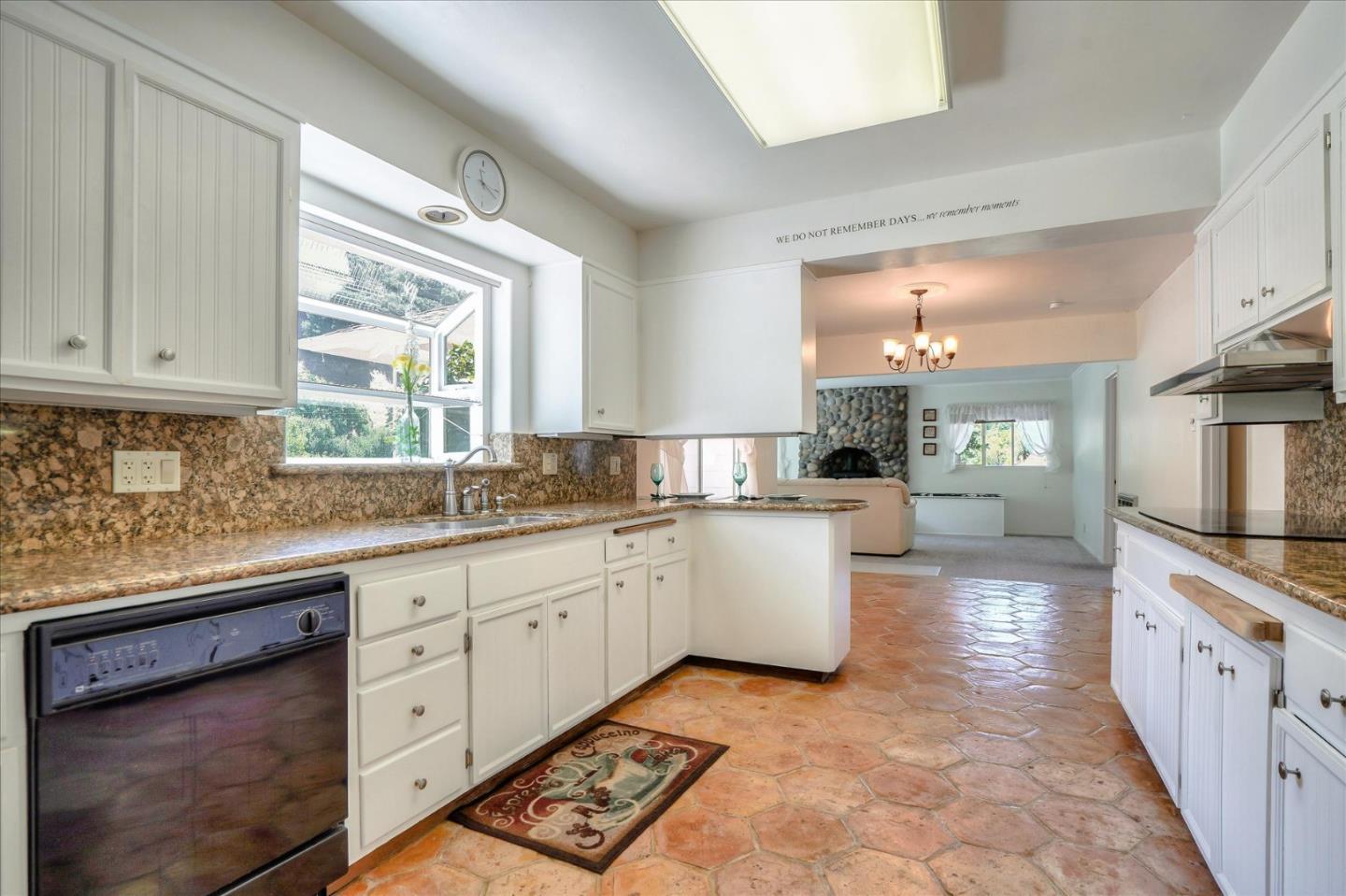 35687 Palomares Rd, Castro Valley, CA 94552 2 Beds 2 Baths (Expired