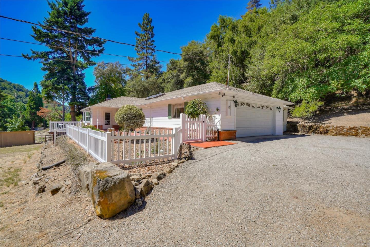 35687 Palomares Rd, Castro Valley, CA 94552 2 Beds 2 Baths (Expired