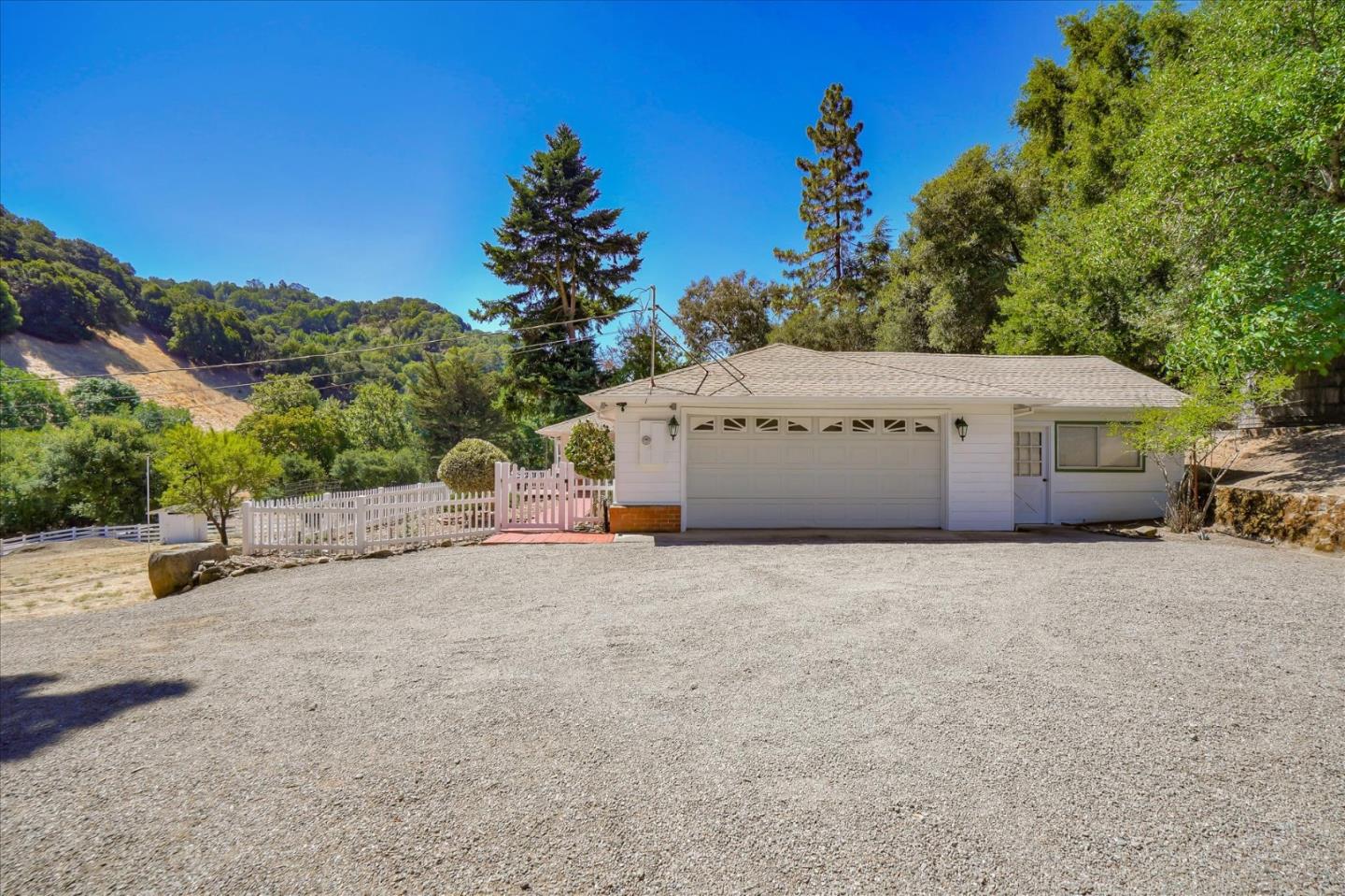 35687 Palomares Rd, Castro Valley, CA 94552 2 Beds 2 Baths (Expired