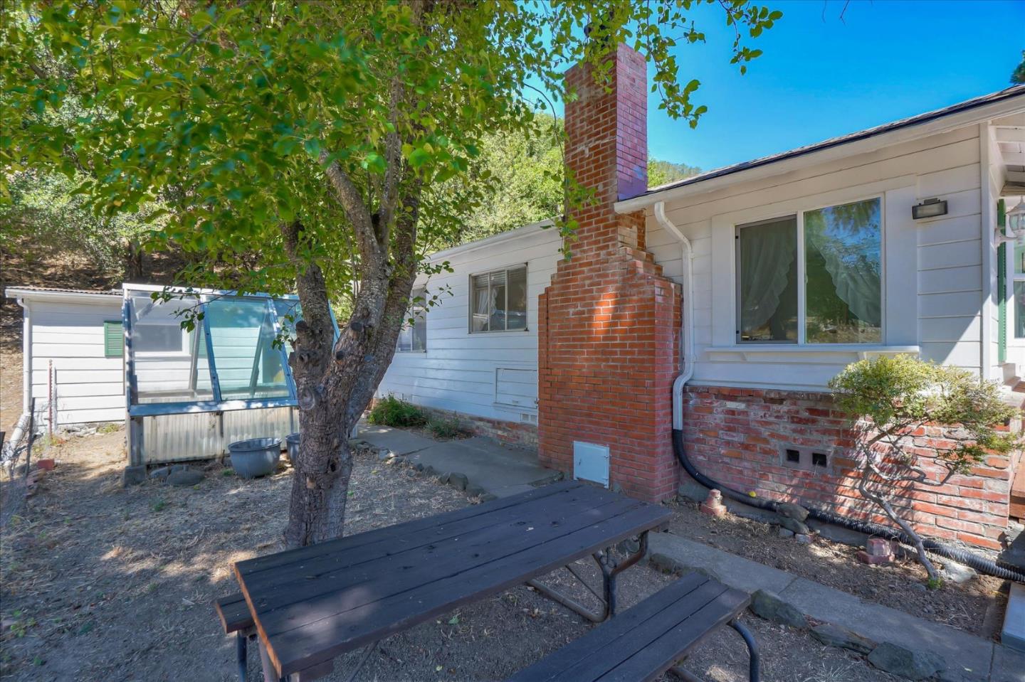 35687 Palomares Rd, Castro Valley, CA 94552 2 Beds 2 Baths (Expired