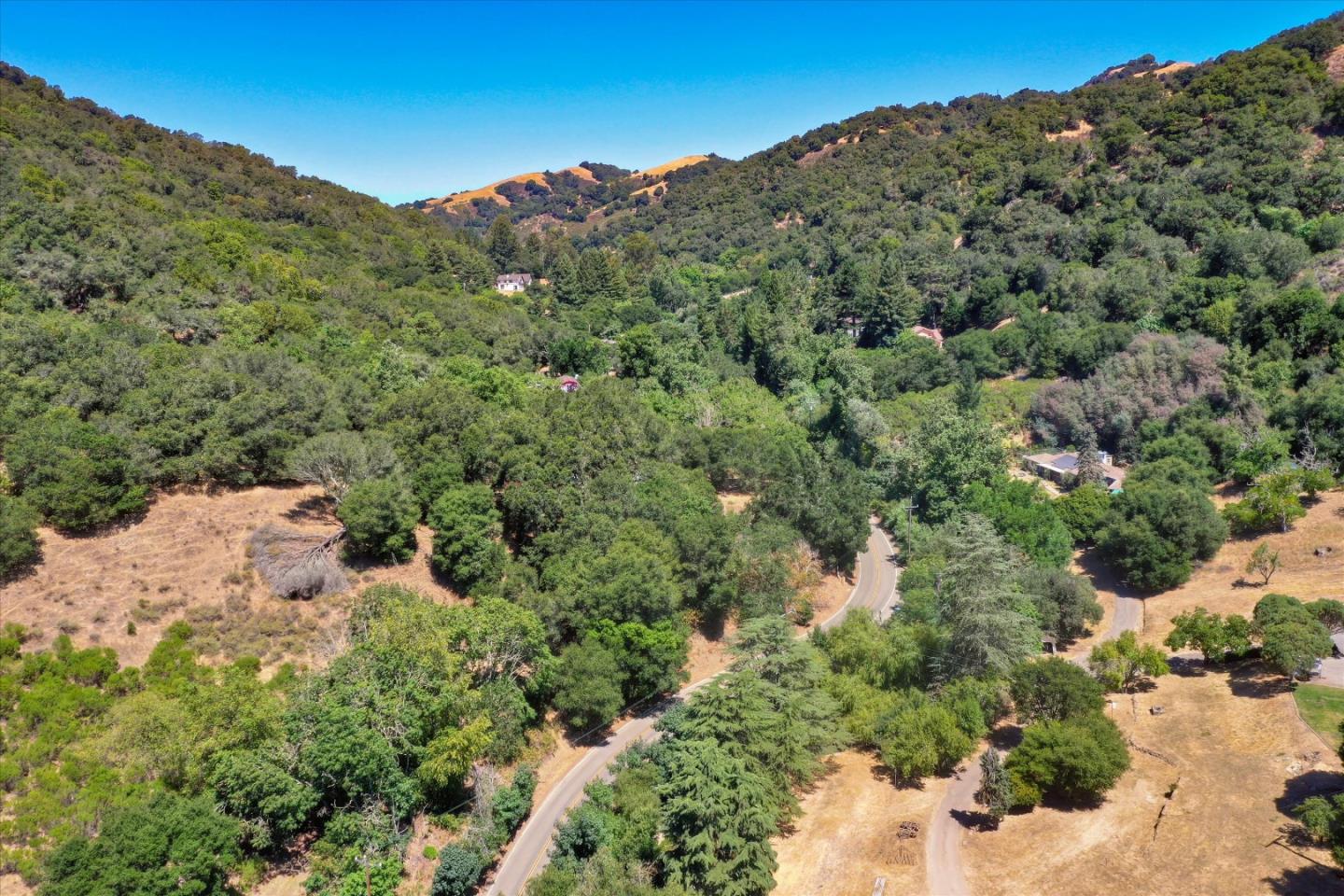 35687 Palomares Rd, Castro Valley, CA 94552 2 Beds 2 Baths (Expired