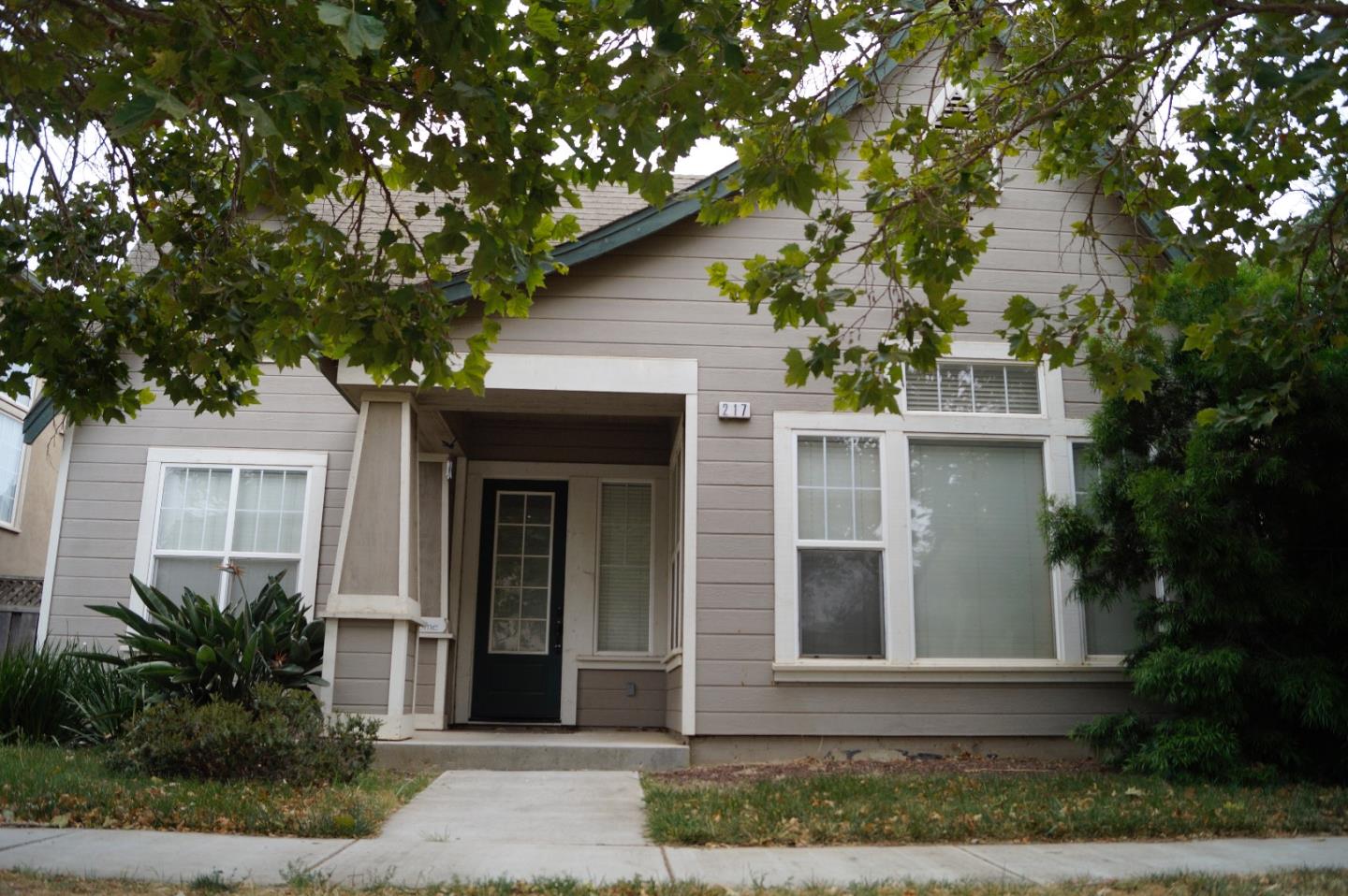 Detail Gallery Image 1 of 1 For 217 Beech Ave, Greenfield,  CA 93927 - 4 Beds | 2 Baths