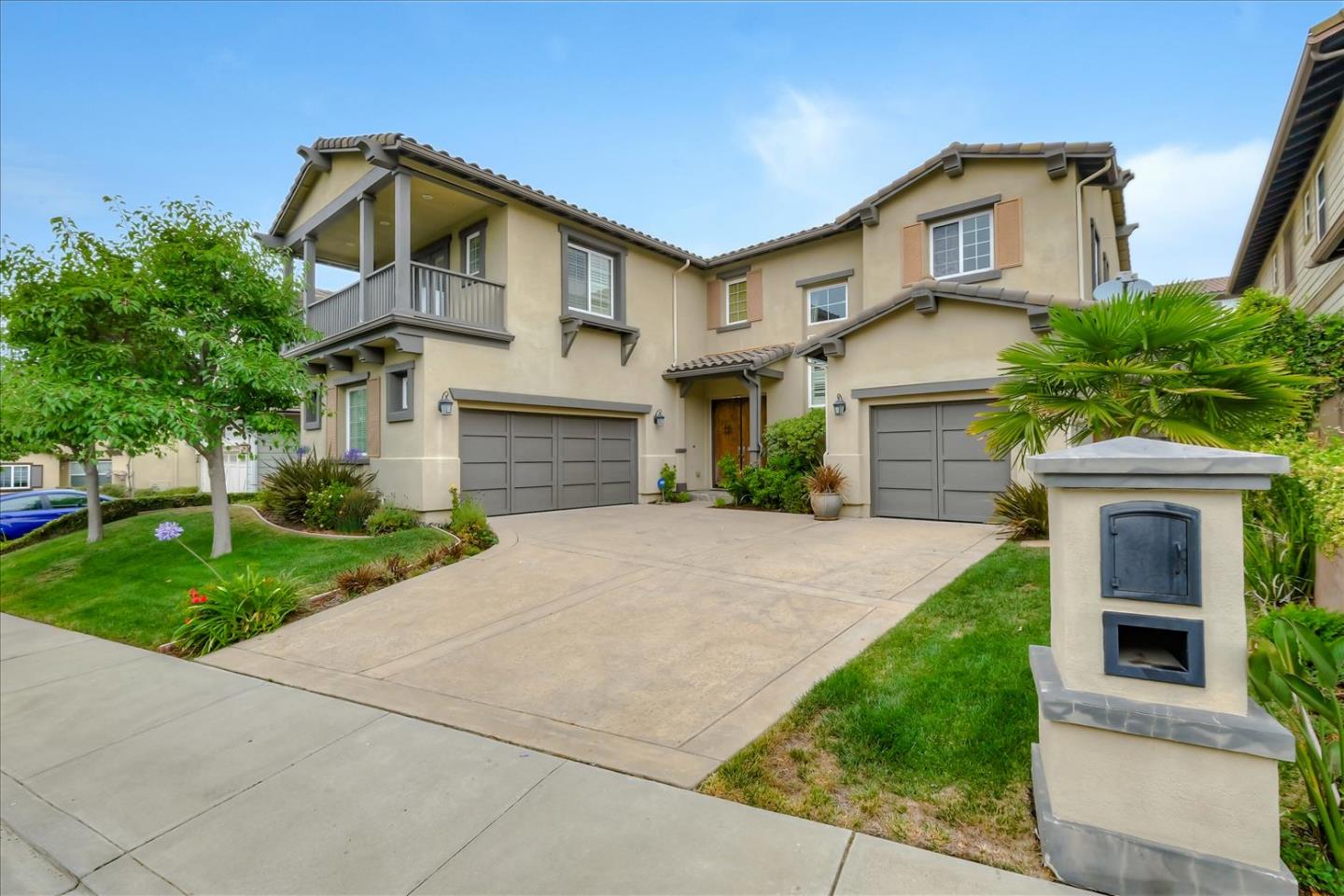 50 Arundel Dr, Hayward, CA 94542 6 Beds 5/1 Baths (Sold