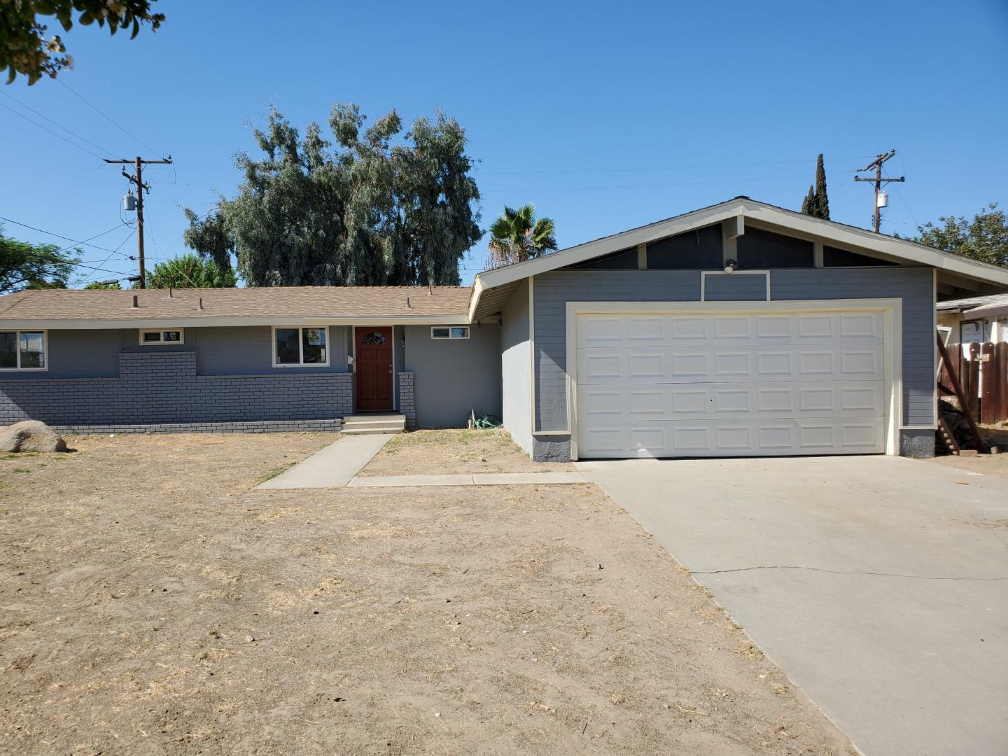 1004 E Myrtle St, Hanford, CA 93230 3 Beds 2 Baths