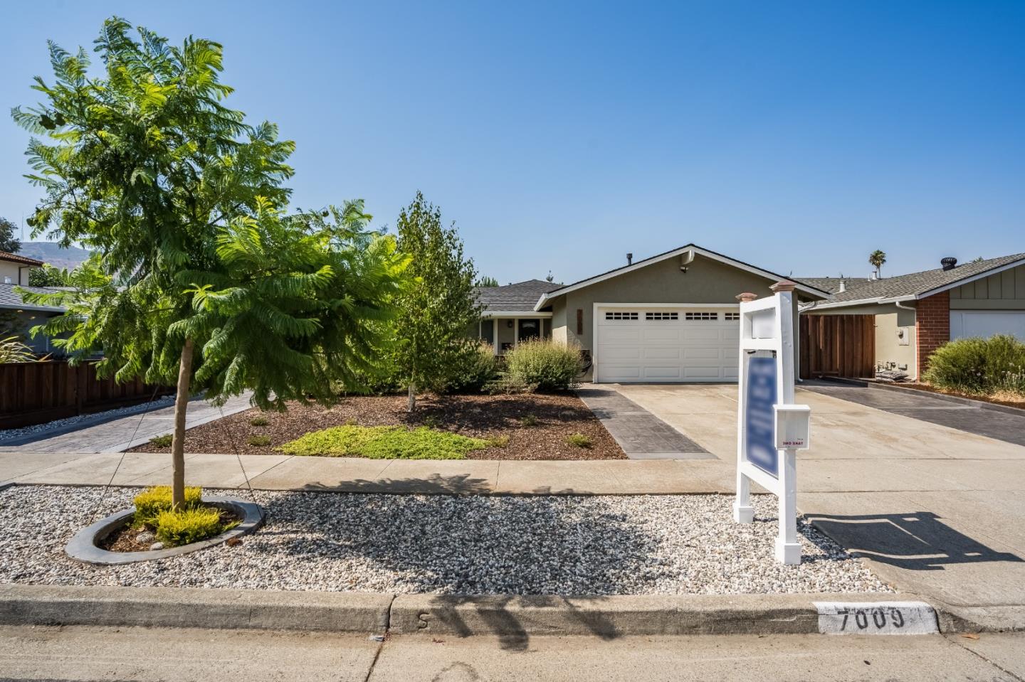 Detail Gallery Image 1 of 1 For 7009 Bolado Dr, San Jose,  CA 95119 - 3 Beds | 2 Baths