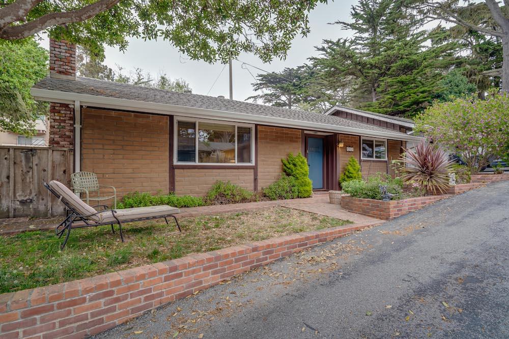 252 Grove Acre Ave, Pacific Grove, CA 93950 2 Beds 1 Baths (Sold