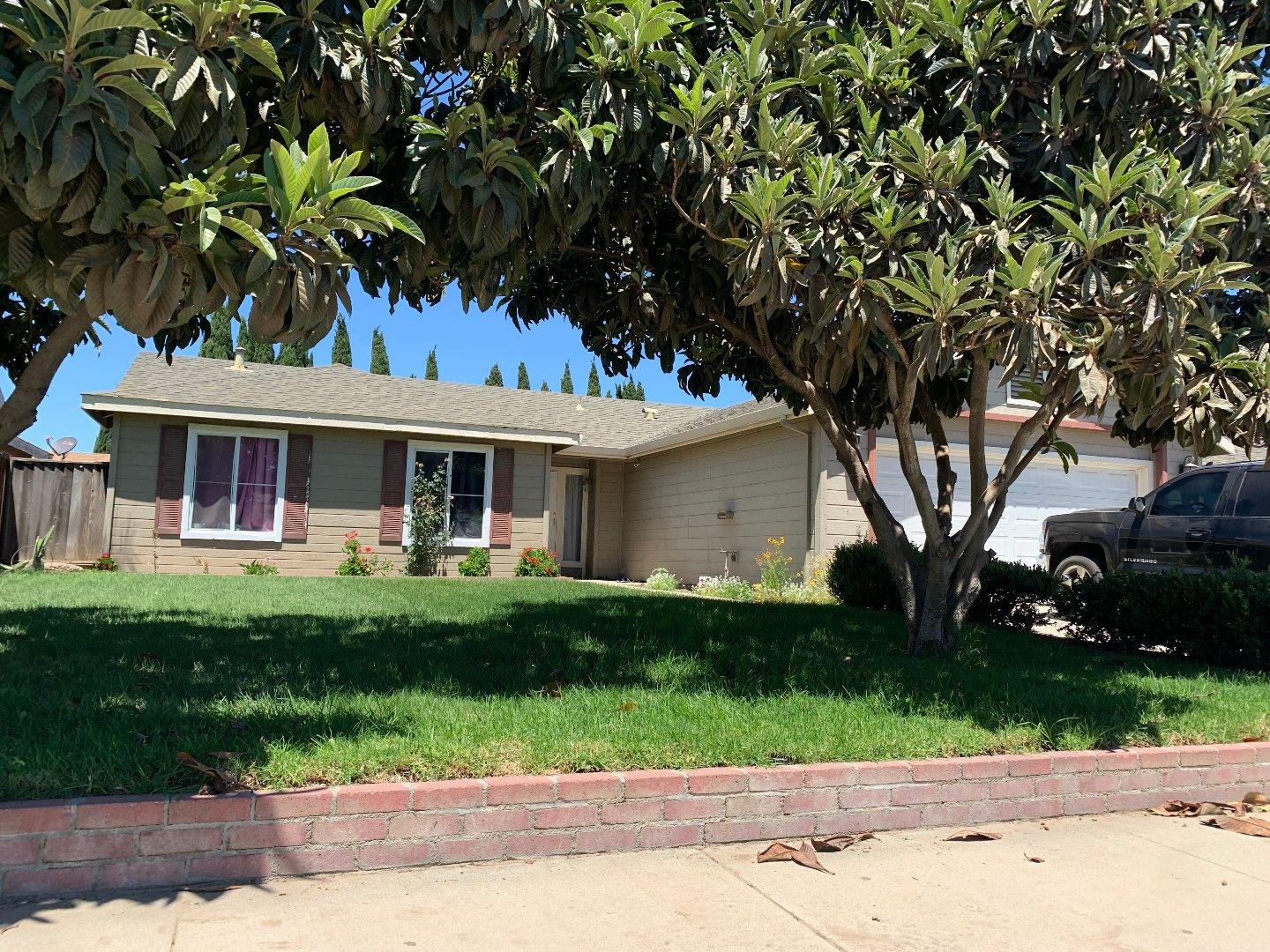 Detail Gallery Image 1 of 1 For 1212 Morris Ave, Greenfield,  CA 93927 - 5 Beds | 2 Baths