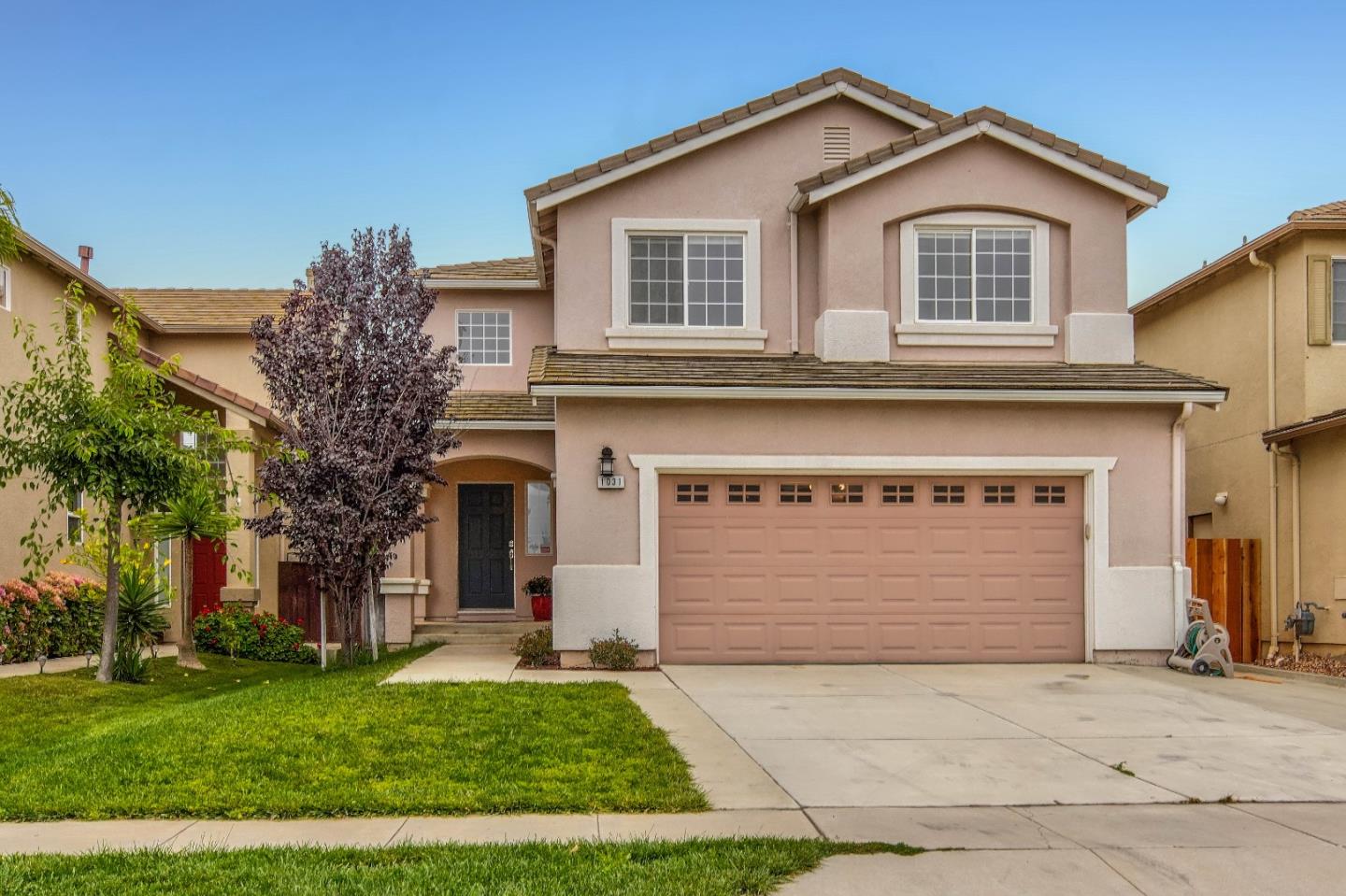 Detail Gallery Image 1 of 1 For 1031 Fitzgerald St, Salinas,  CA 93906 - 4 Beds | 2/1 Baths