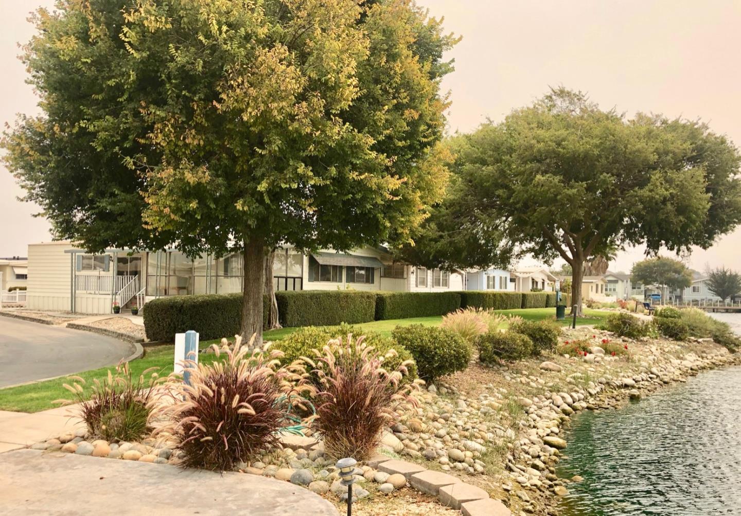 150 Kern St 124, Salinas, CA 93905 2 Beds 1/1 Baths (Sold) ML81806239 MLSL